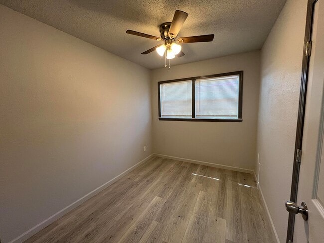 Building Photo - 801 Vanda Ave