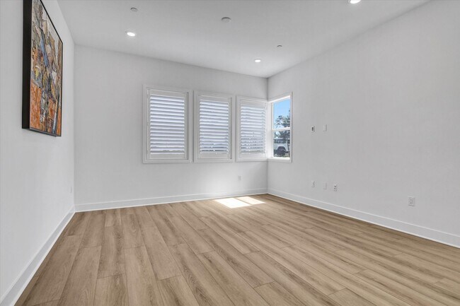Building Photo - New-built Home in Great Park