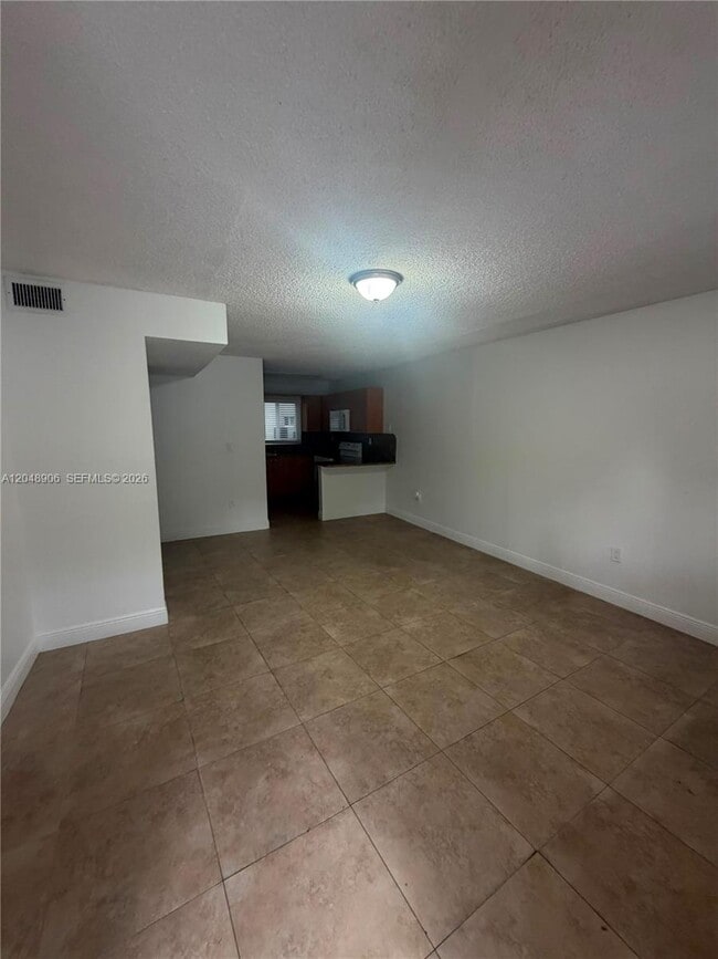 Building Photo - 1650 W 44th Pl