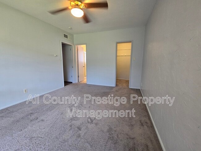 Building Photo - 3308 E Camelback Rd