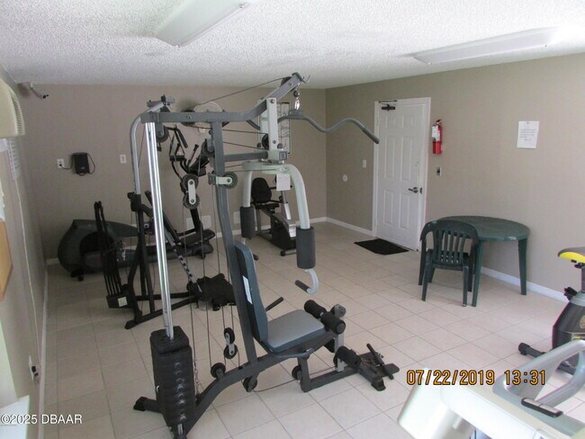 Building Photo - 1600 Big Tree Rd