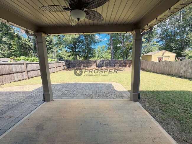 Building Photo - 108 Redmont Ct