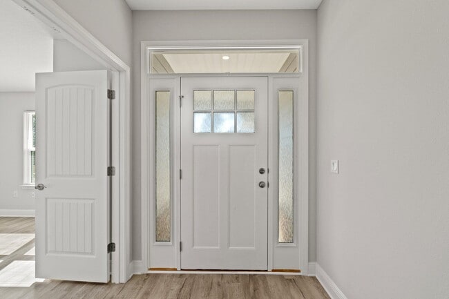 Building Photo - 571 Riverwalk Cir