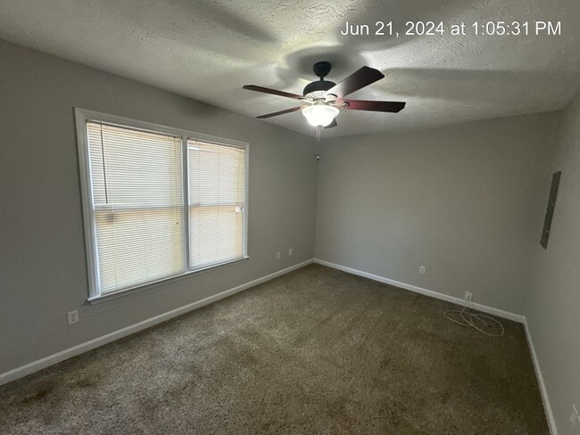 Building Photo - 5032 Shimmer Dr