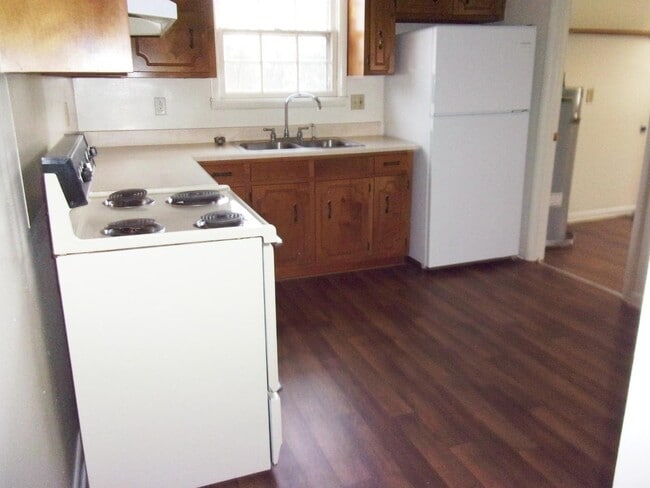 Building Photo - 131 Quita Cir