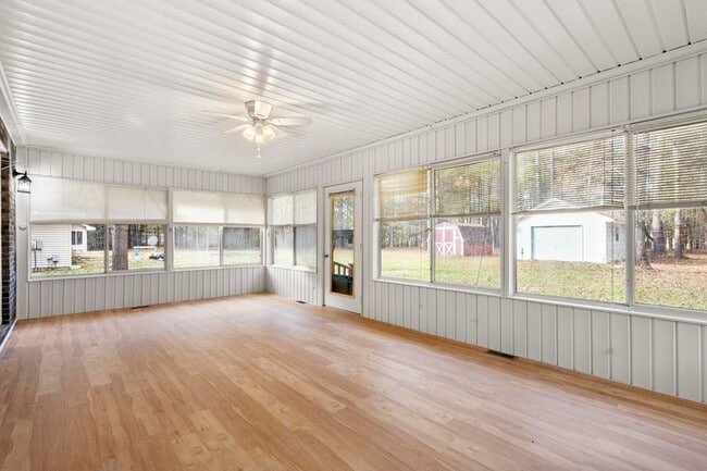Building Photo - 298 Summerset Ln