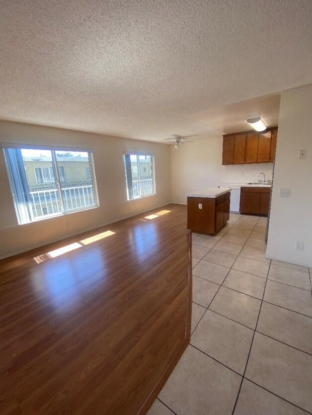 Primary Photo - 1066 Coronado Avenue