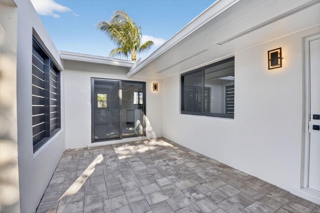 Building Photo - 513 Lindell Blvd