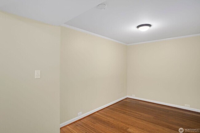 Building Photo - 4021 NE 60th St