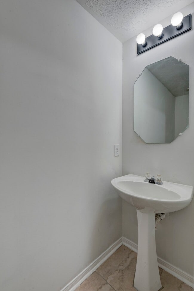 Building Photo - 16023 Williwaw Dr