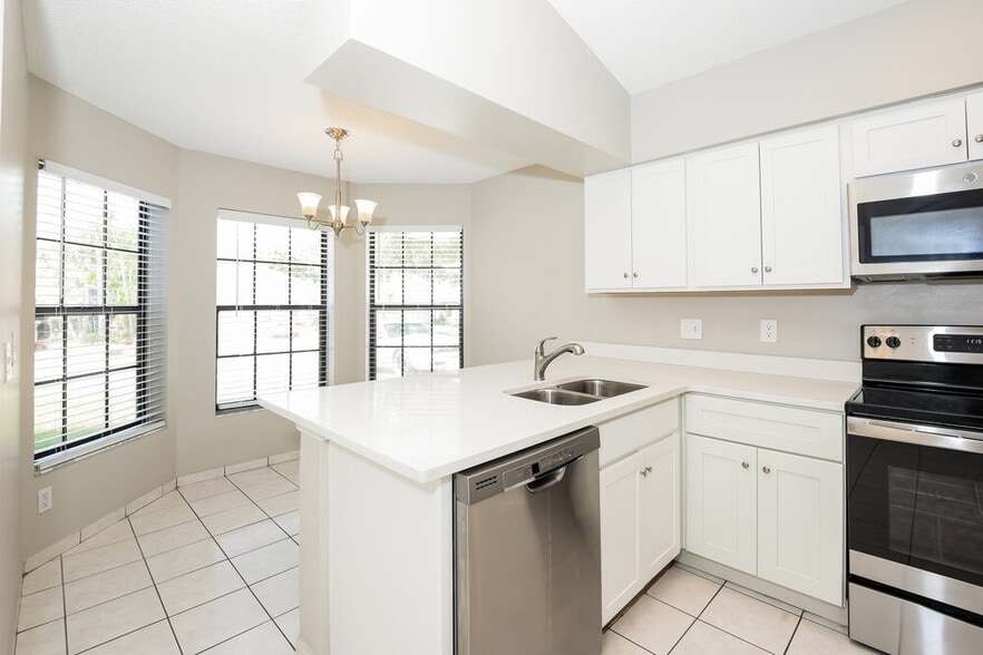 Building Photo - 10420 Cresto Delsol Cir