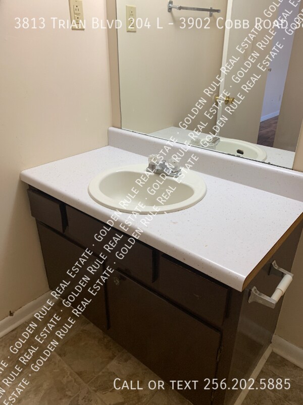 Building Photo - 3813 Trian Blvd