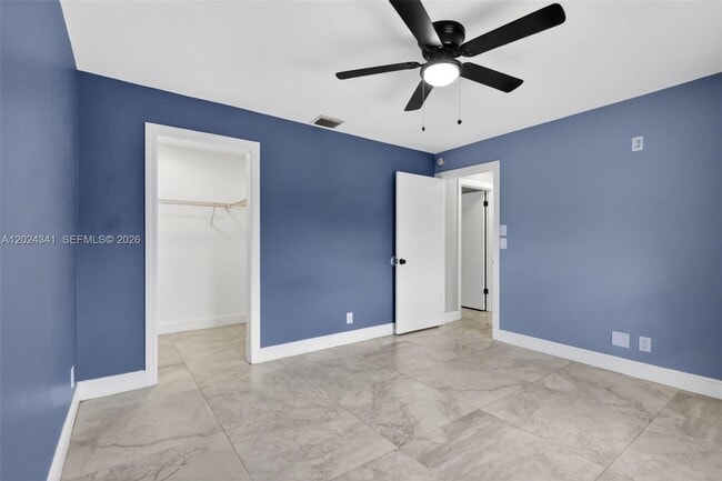 Building Photo - 9654 Sun Pointe Dr