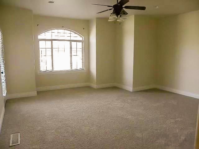 Building Photo - 1377 E 300 N