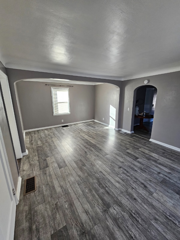 Building Photo - 731 Tulip St SW