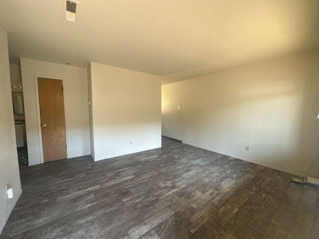 Building Photo - Gated community - Water, Garbage & Sewer I...