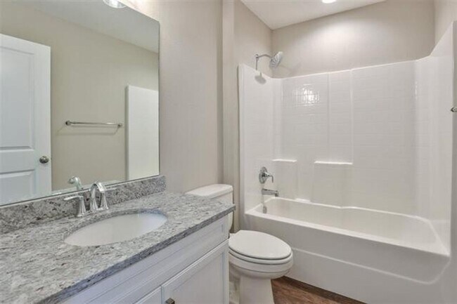 Building Photo - Canopy Modern NE 3/2.5 w/ Stainless Steel ...