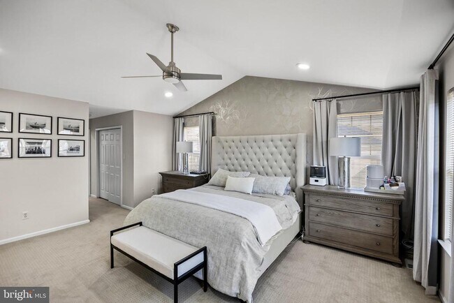 Building Photo - 7 Madison Ct