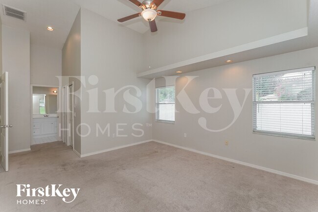 Building Photo - 5718 Wedgefield Dr