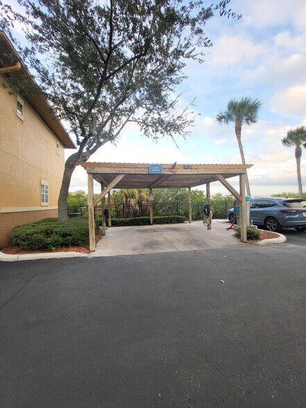 Building Photo - 4333 Bayside Village Dr