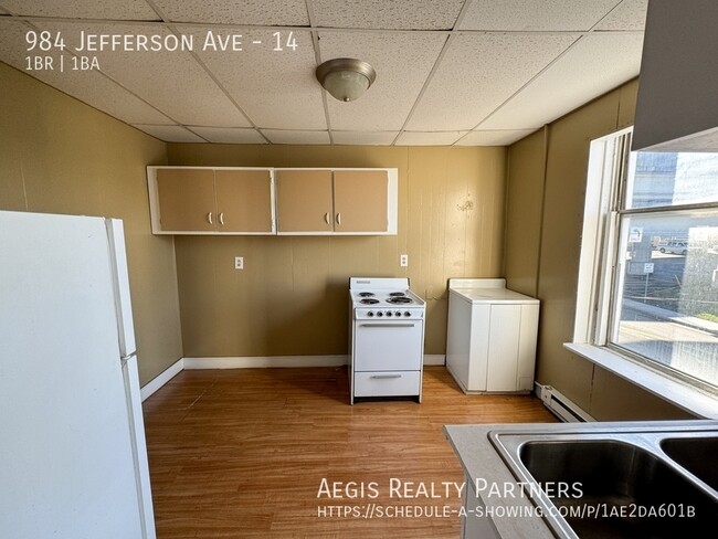 Building Photo - WASHINGTON, PA AMAZING VALUE (1 BED 1 BATH)