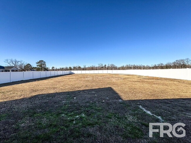 Building Photo - 101 Creeks Edge Dr