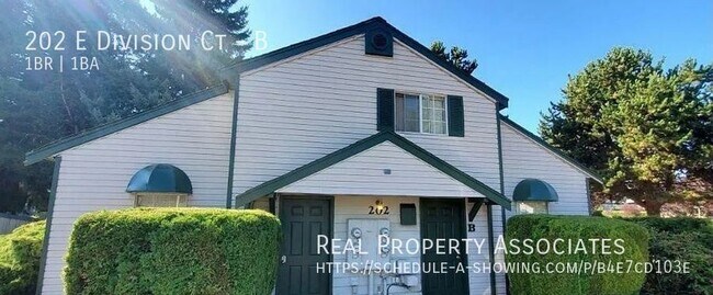 Building Photo - 202 E Division Ct