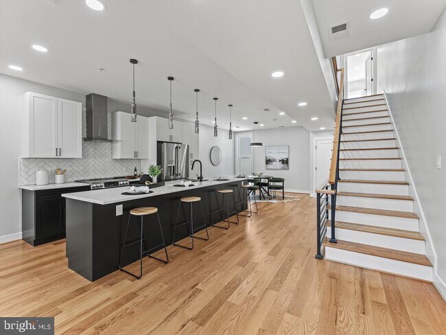 Building Photo - 4320 7th St NW