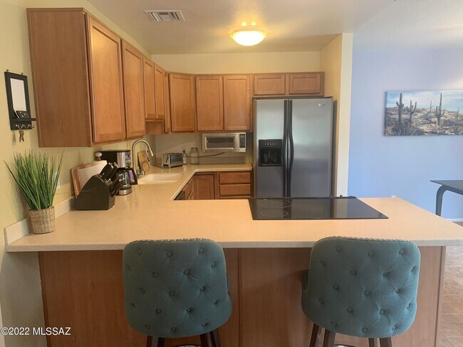 Building Photo - 5051 N Sabino Canyon Rd