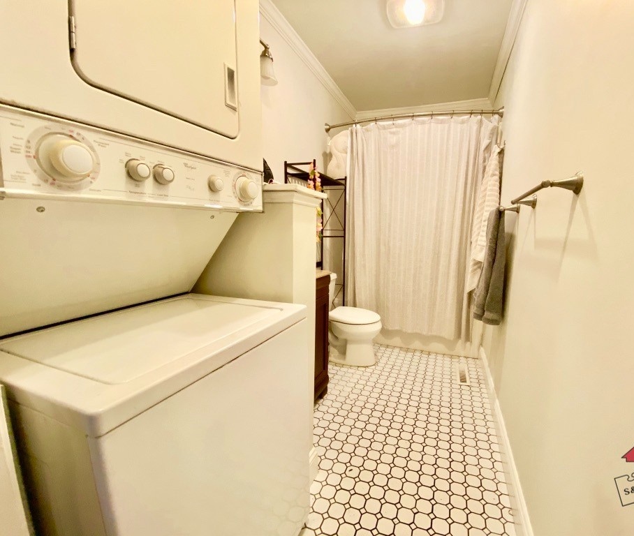 Washer/Dryer and Full Bathroom! - 47 Mansion St