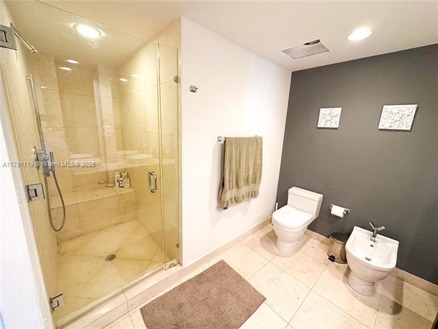 Building Photo - 495 Brickell Ave