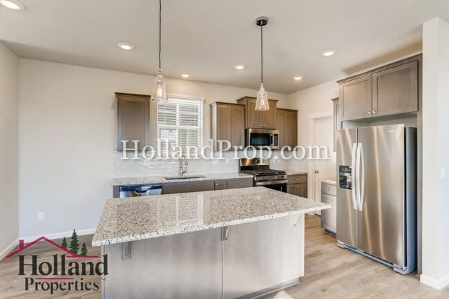 Building Photo - Modern Luxury Living Near Intel, Parks & Everything You Need!