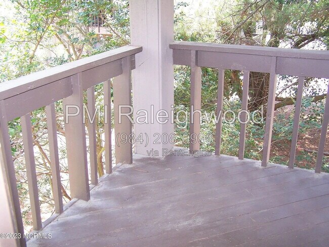 Building Photo - 220 Foxkroft Dr