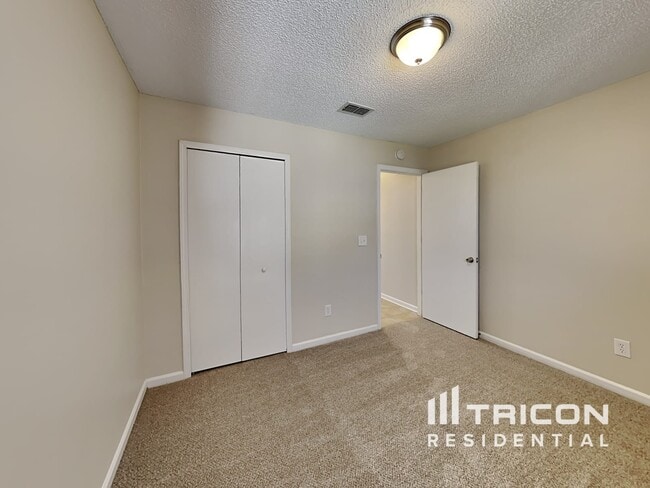 Building Photo - 920 Majestic Cypress Dr N