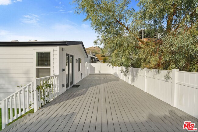 Building Photo - 30473 Mulholland Hwy