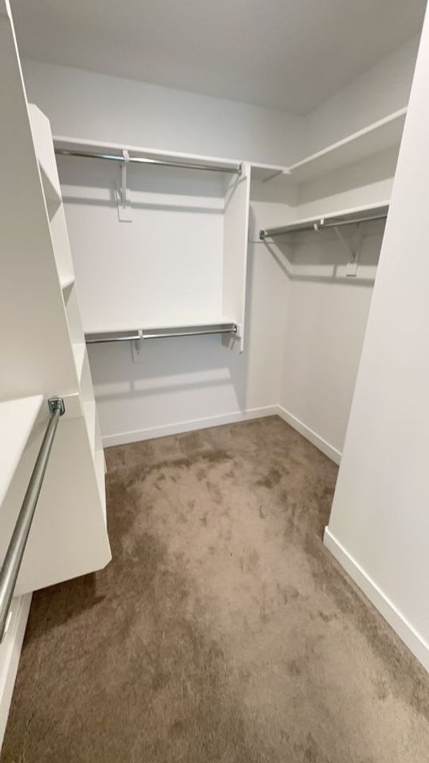 Building Photo - Lovely NSL Townhome - available this month!