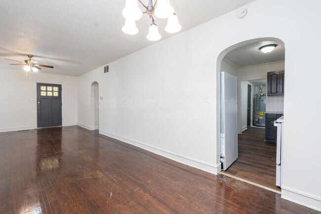 Building Photo - 102 W Zimmerly St