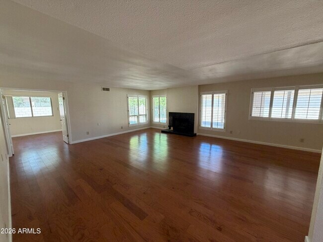 Building Photo - 10402 E Regal Dr