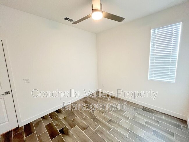 Building Photo - 41168 Emory Ln