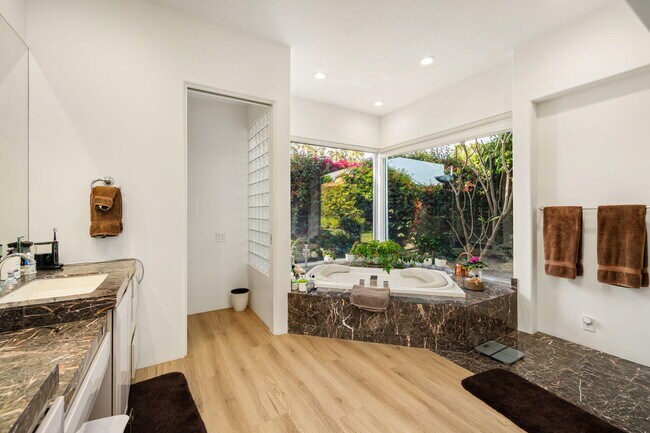 Building Photo - 79120 Fox