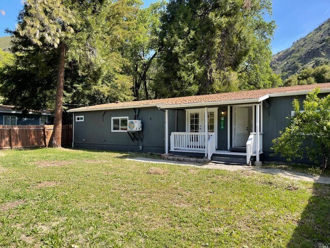 Building Photo - 5168 State Hwy 20