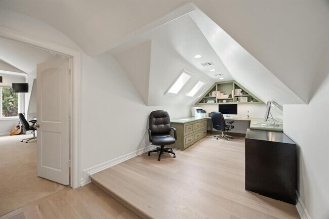 Building Photo - 2805 Calaw Cove
