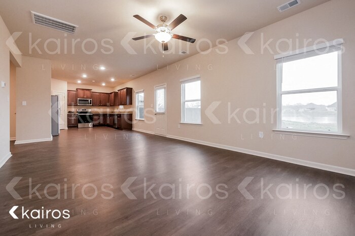Building Photo - 1027 Pilgrim Ln