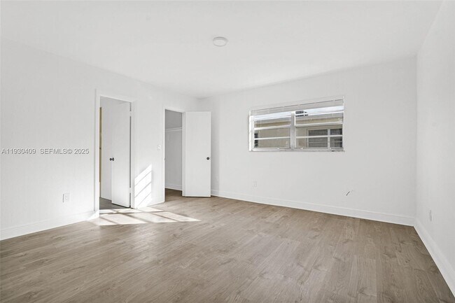 Building Photo - 8295 NE Miami Ct