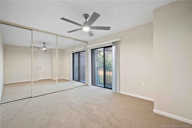 Building Photo - 3098 SW Sunset Trace Cir