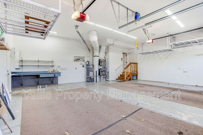 Building Photo - 720 Bella Terra Ave SE