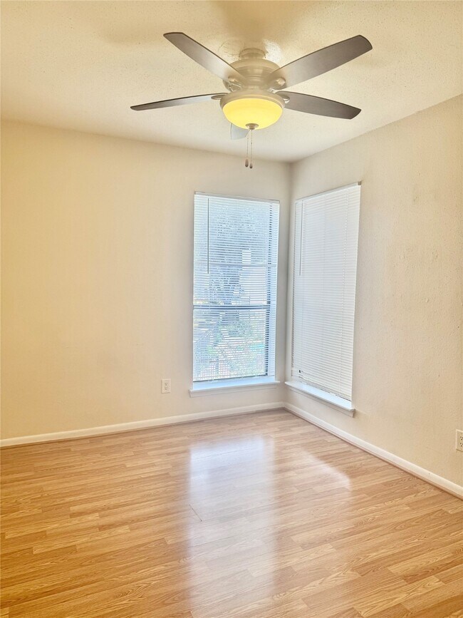 Building Photo - 8100 Cambridge St