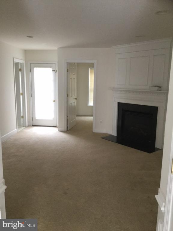Building Photo - 2413 Brookmoor Ln
