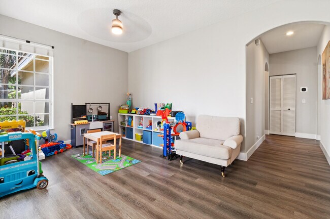 Building Photo - 4166 Wellington Shores Dr