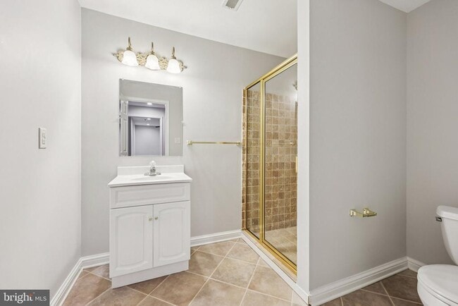 Building Photo - 2880 Myrtlewood Dr